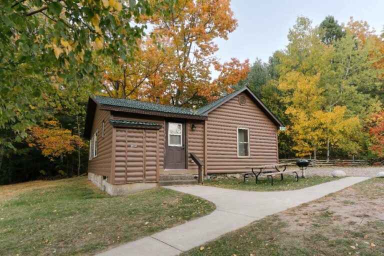 Hillside Resort Cabin 1 1