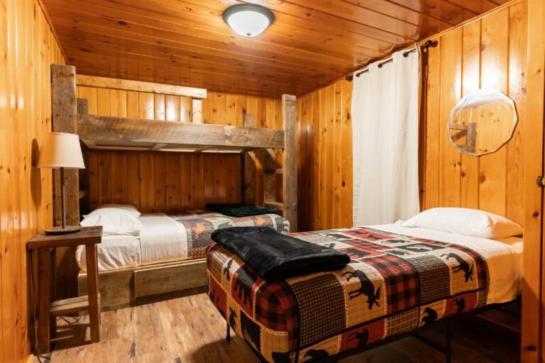 Hillside Resort Cabin 1 12