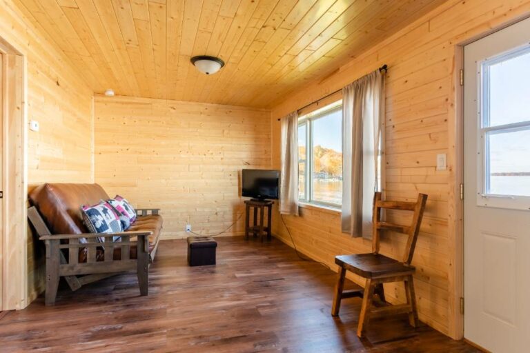 Hillside Resort Cabin 4 11